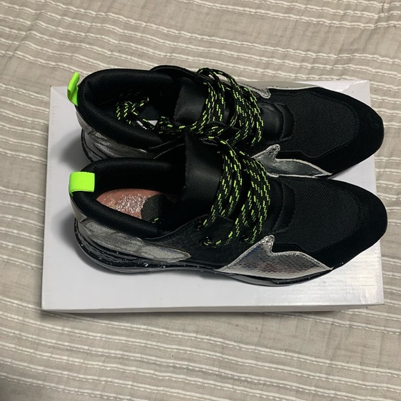 Men’s Steve Madden sneaker - Picture 4 of 10